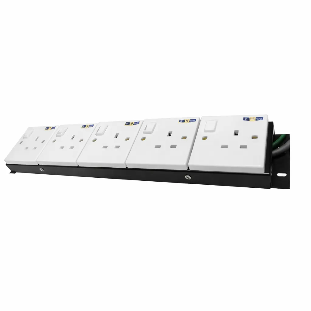 [CT5GANG] 19" Power Outlet with 5 Socket 13Amp for Centracks Classy & Premium